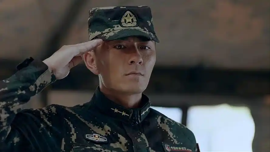 热血尖兵特种兵没完成考核战友绝情抽考卷不料下秒为他求情