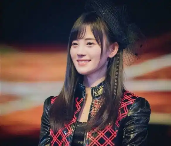 中国四千年美女鞠婧祎早期旧图太青涩,现在是倾国倾城,沉鱼落雁_时尚