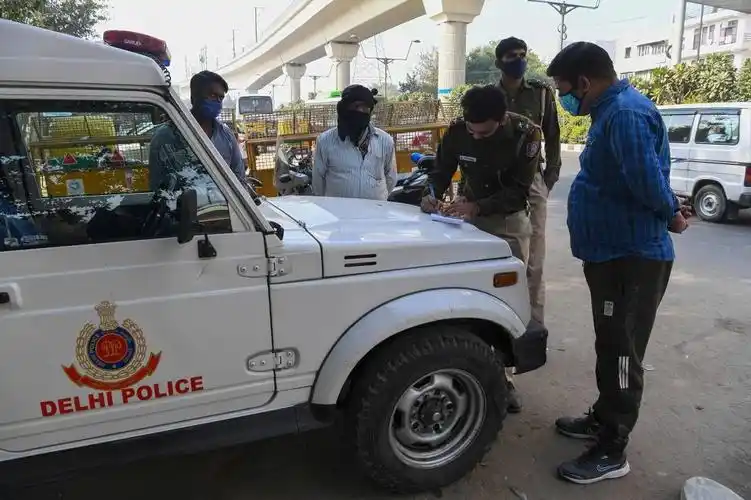 印度新增新冠确诊病例逾3.7万例,累计超917万例