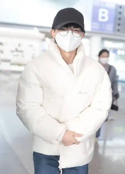 工作忙,出道8年一直名列前茅_周深_春晚_节目单