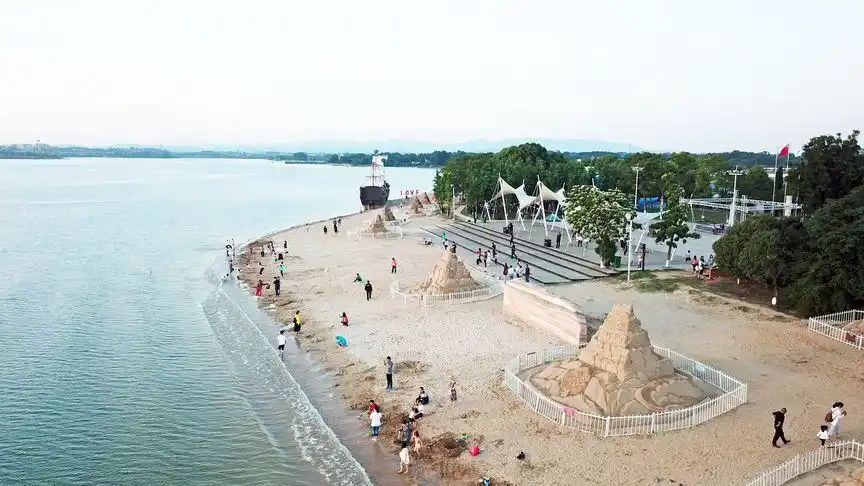 航拍湖北荆门漳河阳光沙滩:只要心中有海,哪里都是马尔代夫