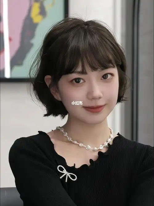 冬季温柔俏皮感减龄烫发短发甜美可爱风格