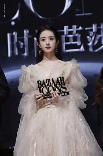 2020时尚芭莎派对 赵丽颖国产高定轻纱礼服领奖 赵丽颖壁纸