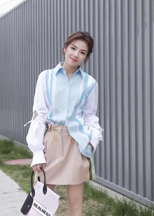 刘涛晒出自拍照,秀其好身材,为何刘涛总被有心之人频繁曝黑料?