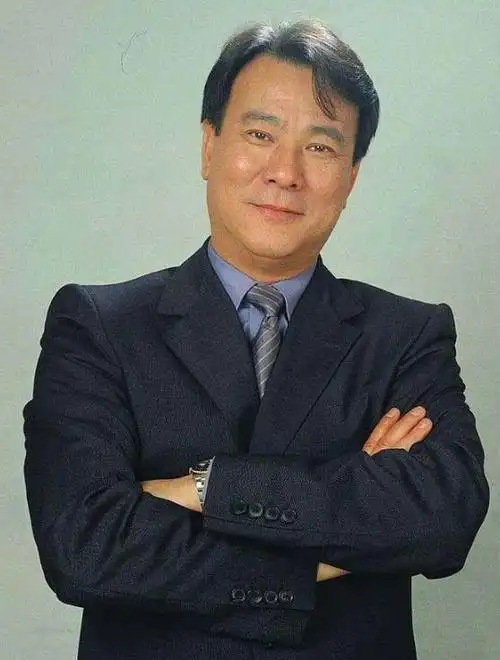 李修贤在香港娱乐圈的地位如何李修贤跟周星驰的恩怨情仇