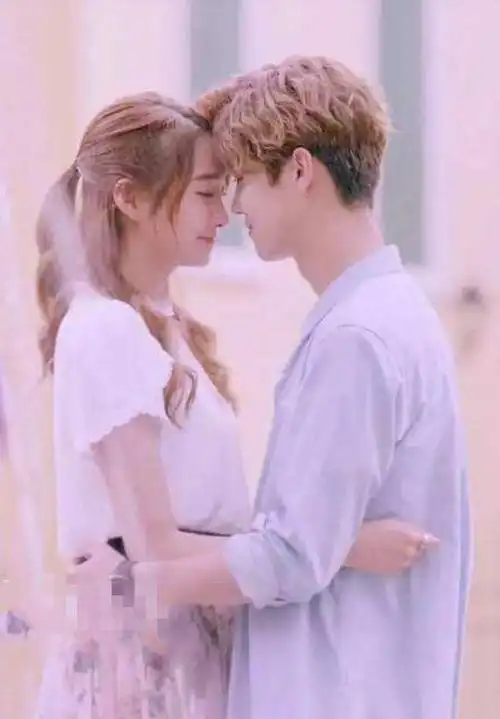 关晓彤和鹿晗多大在一起的(关晓彤和鹿晗在一起的时候多少岁)-星座梦