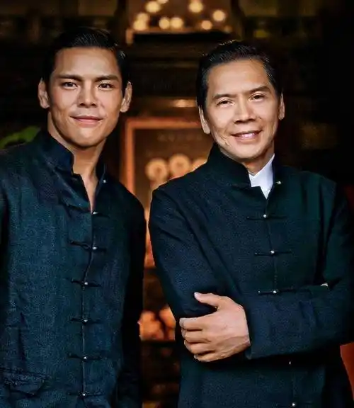 凭借着新义安的影响,向华强的公司不断的变强,许多我们很熟悉的大明星