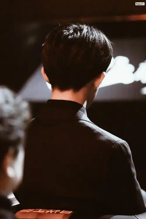 可爱后脑勺,想上去揉揉06#易烊千玺电影长津湖##千玺在nova星等你