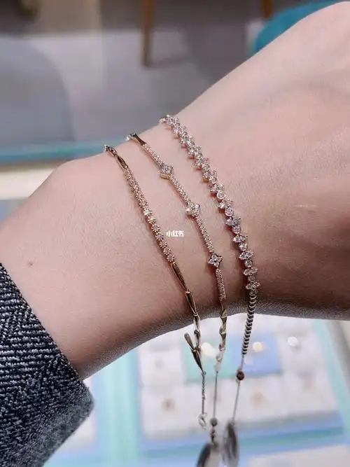 周大福钻石手链