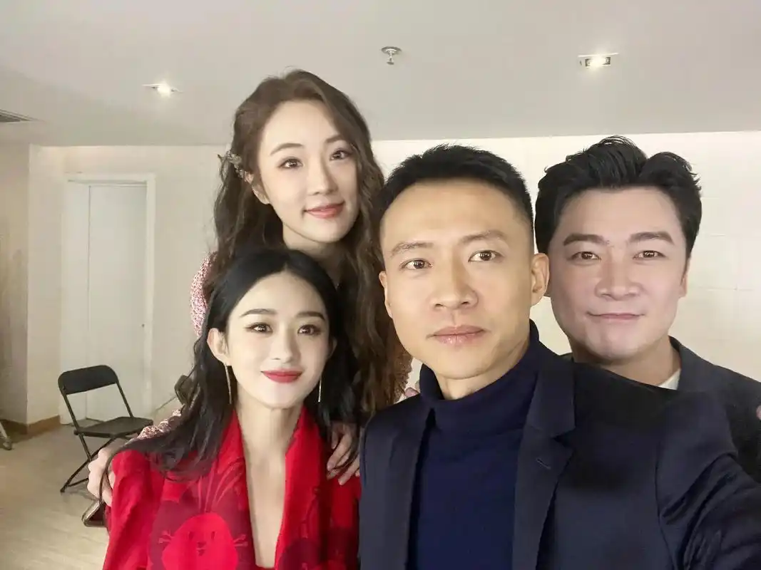 赵丽颖春晚现场合照大集锦!