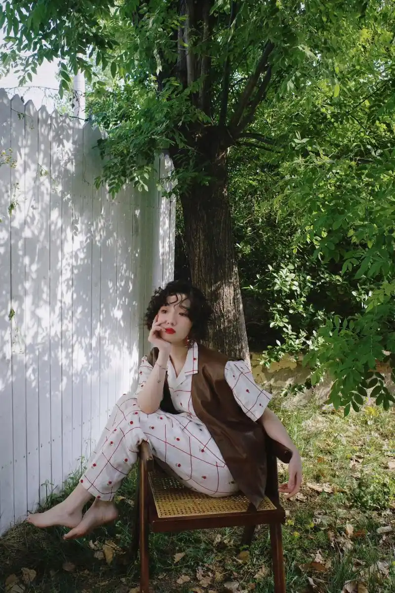 孟美岐  光脚丫