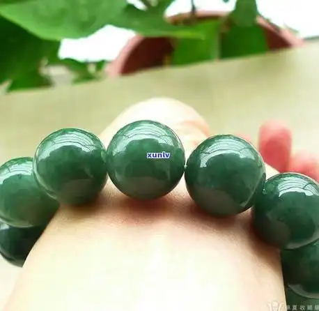 全面欣赏:水种蓝绿翡翠图片大全