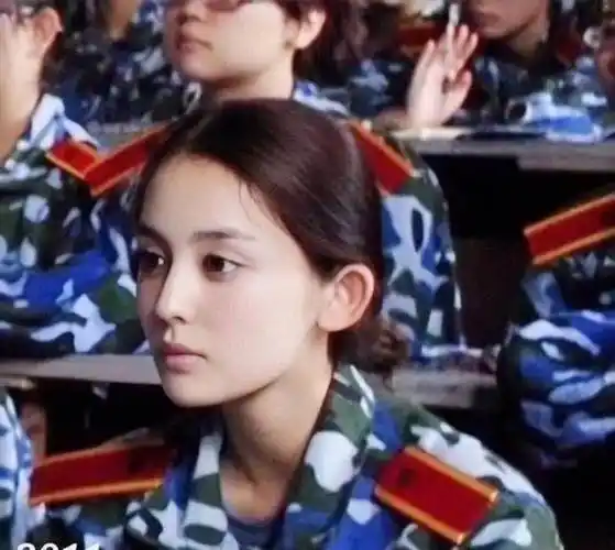 古力娜扎未出道前罕见旧照曝光,五官精致素颜试镜颜值太高_舞姿_气质