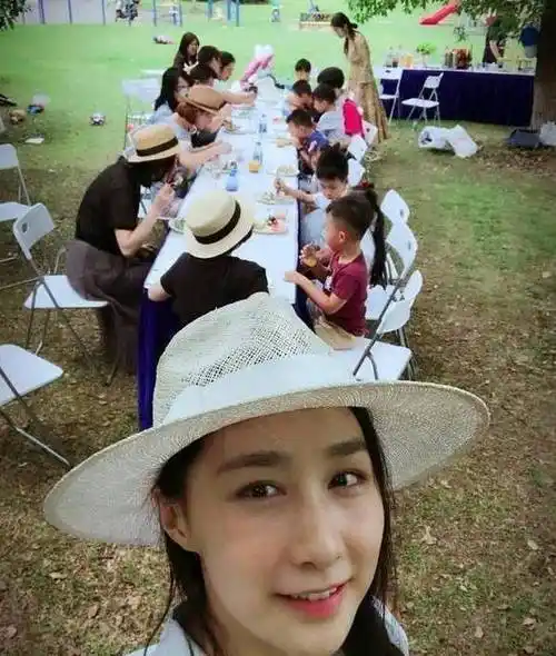 看到旧照片后,网友:真没说谎_翟熙飞