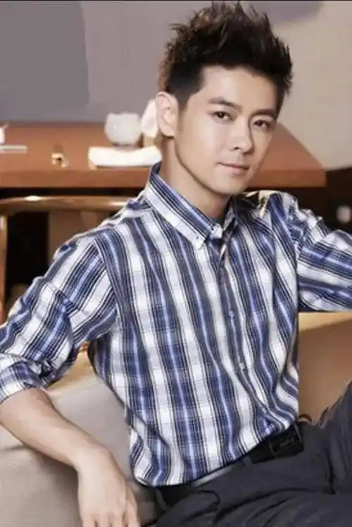 48岁林志颖携老婆现身米兰!胡子拉碴大变样_网友_身体_照片