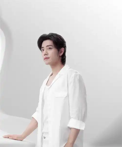 肖战狼尾和白色适配度##肖战最新纯白造型