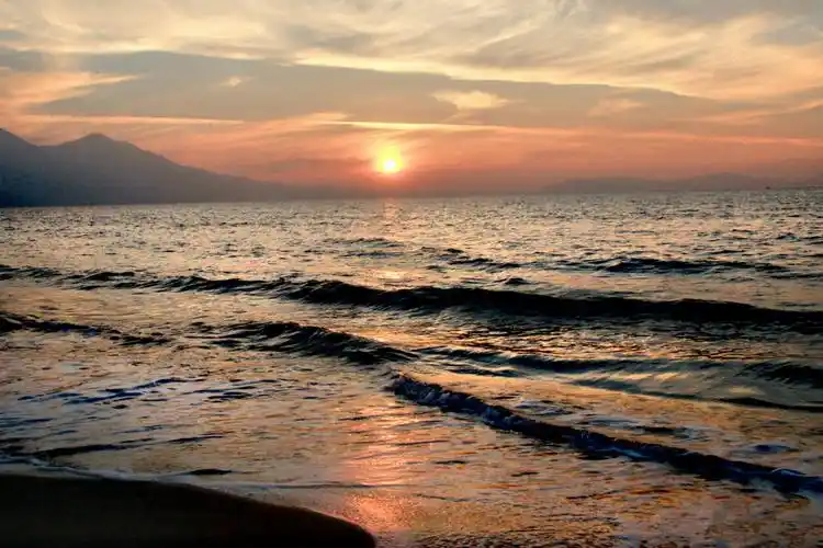 夕阳下的爱琴海