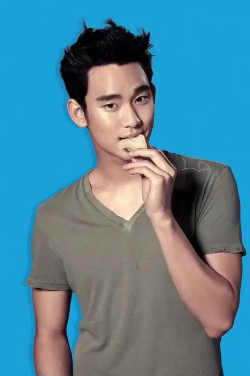 金秀贤 衣服领子低些才好