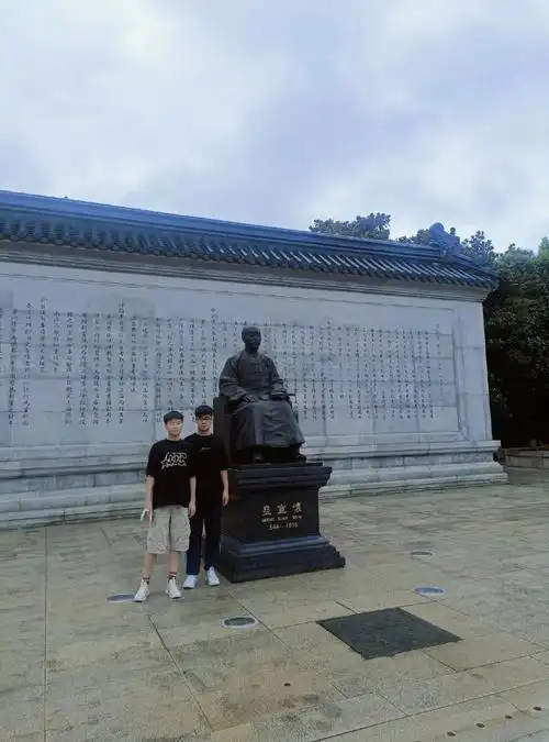 寄语两个外孙十四岁生日: 金色年华 精彩世界 以梦为马 高歌 - 抖音