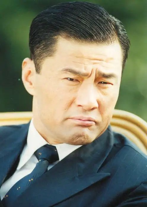 柔情铁汉于荣光