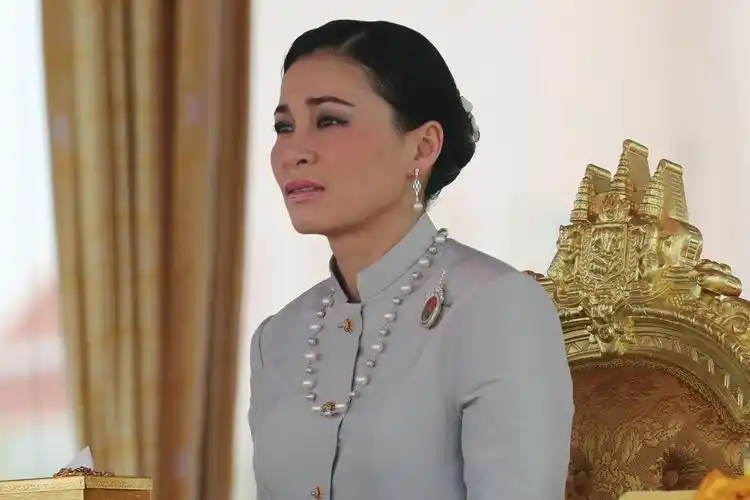 泰国新王后亮相一年一度春耕节大典