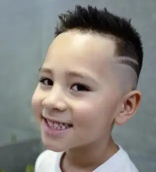 儿童寸头平头发型-小男孩子短发平头,寸头发型,怎么剪步骤-好运宝贝