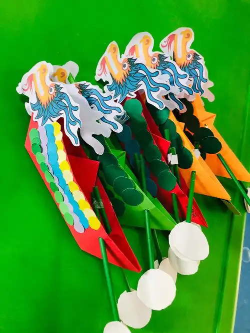 大三班端午节活动手工《龙船》