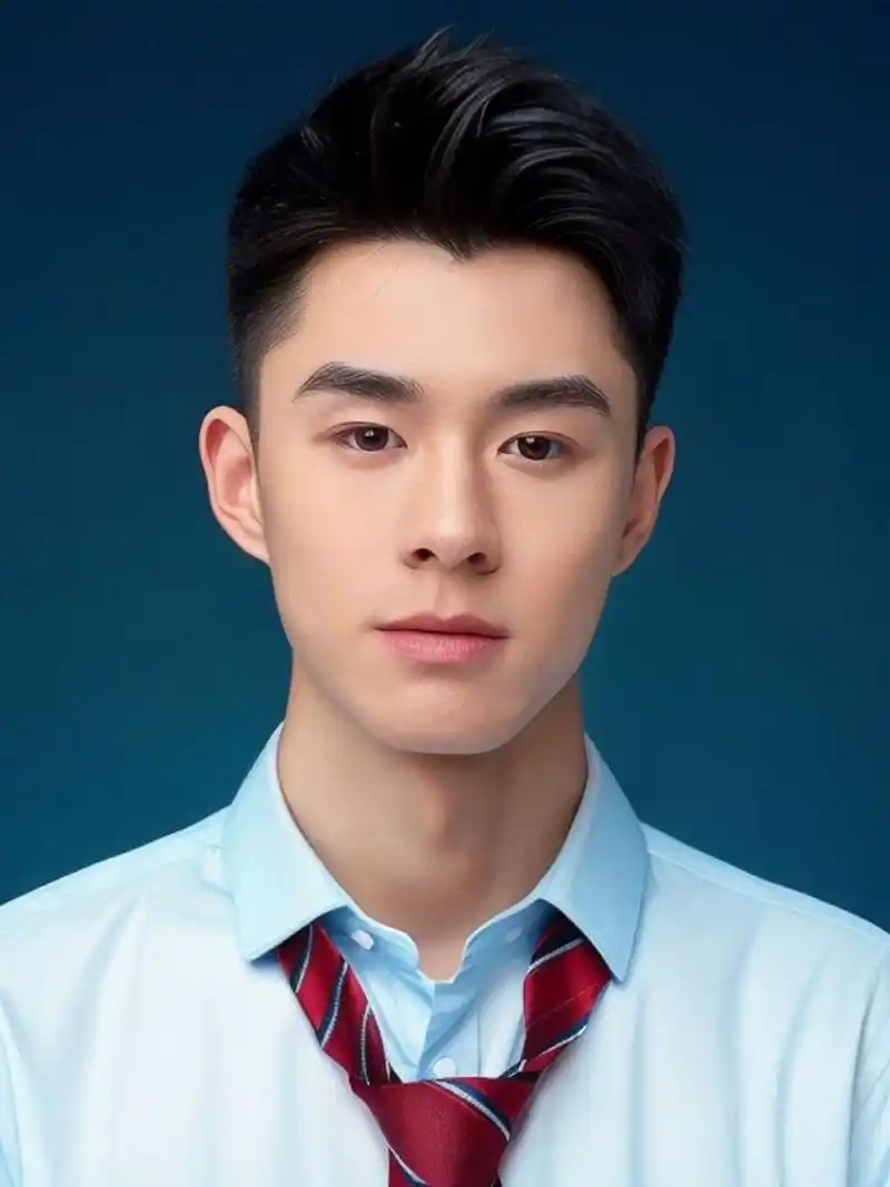 左滑帮我穿上西装 也是有证件照的人了! #韩式证件照# #肖像照# #日常