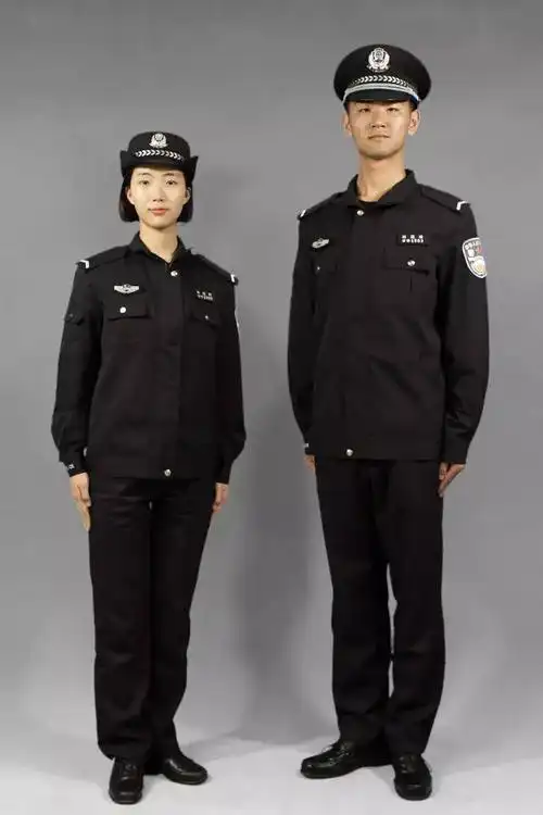 警校新生看过来为你示范人民警察警服规范穿着