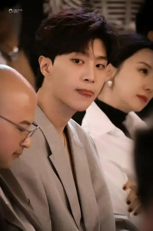 范丞丞 - 堆糖,美图壁纸兴趣社区