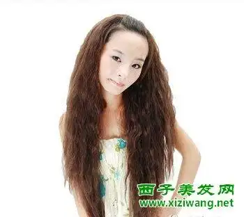 女生长发锡纸烫发型图片 甜美又个性(3)