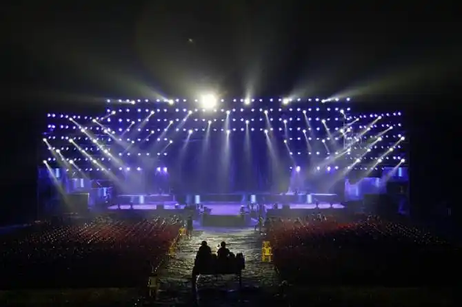 中山元旦晚会策划|大型活动舞台布置|演出器材租赁