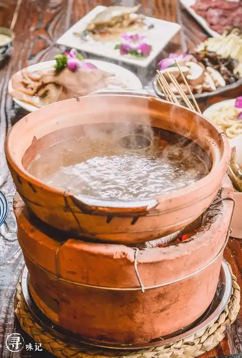 【小仙锅】|一家充满仙气的海鲜围炉火锅来了,老板竟然认识这么多明星