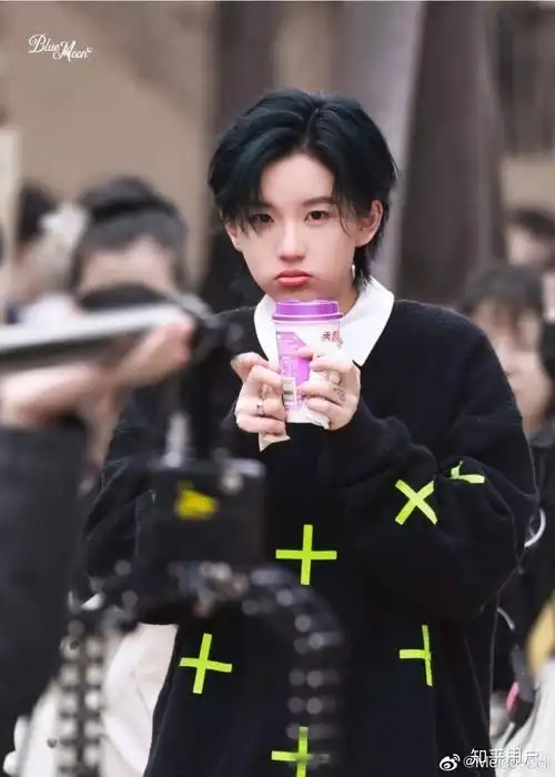 抛开实力不谈只看个人性格行为风格你更接受陆刘雨昕还是陆柯燃的中性