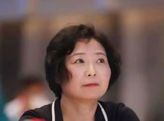 蔡奎收妻子280亿离婚费花14亿购豪宅娶空姐走向人生巅峰