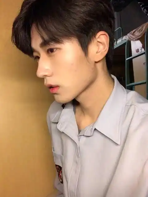 帅气的高鼻梁小哥哥这是什么神仙颜值67