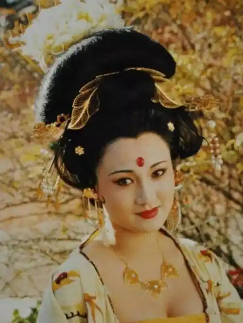 原创贾玲太胖演不了杨贵妃看见照片后网友说是真的杨贵妃我都信