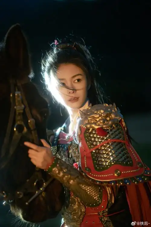 "  为傅菁拍摄的一组红衣女将军～    出镜@傅菁  摄影@扶卮-.