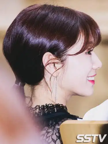 侧颜美cry!#朴信惠女神# doctors 新闻发布会