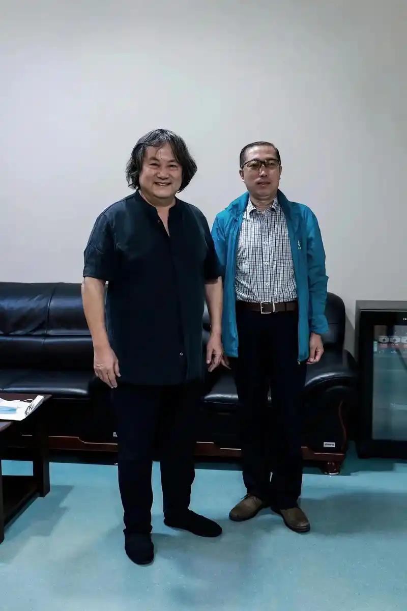 图1左 哈尔滨交响乐团艺术总监 指挥大师汤沐海 图2左 哈尔 - 抖音