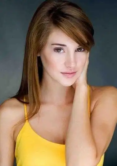 谢琳·伍德蕾扮演的蜘蛛侠新女友玛丽·简·沃森的戏份被删.