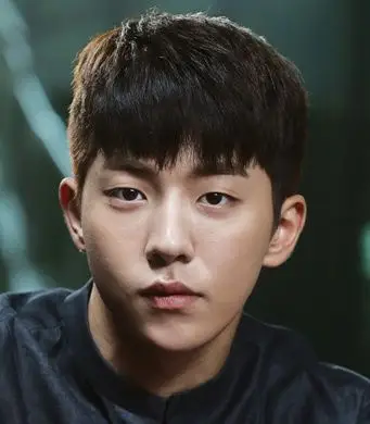 韩式男发型精选|鹅蛋脸男生发型 日韩迷人发型