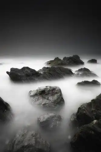 黑色悬崖高清壁纸