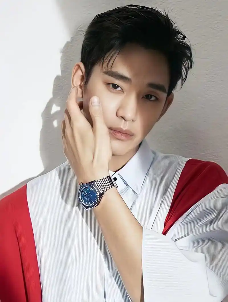 金秀贤秀man壁纸|都敏俊xi永远的神 世界上并没有来自星星的都教授 但