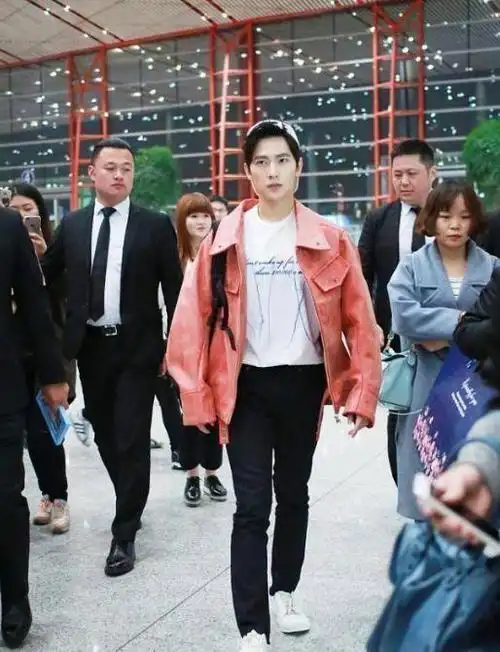 长得玉树临风,却输在"小"上,这6位男星的身高太不懂事