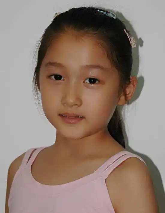 图文:《粉红老虎》小张柏芝候选人-关晓彤