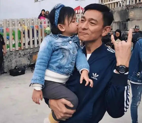 朱丽倩|演唱会|古典乐|填词人|粤语歌曲|华语音乐|刘德华赖文慧关系