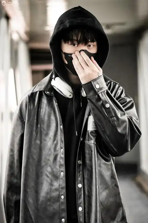 范丞丞黑色皮衣机场路透##范丞丞黑色皮衣机场饭拍