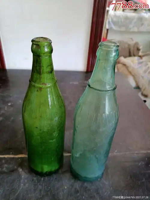 怀旧老汽水饮料瓶2个