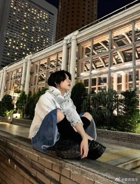 崔然竣ins更新照##崔然竣日本街头随拍